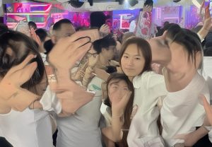 国际米兰与热那亚激战正酣比分揭晓引发球迷热议
